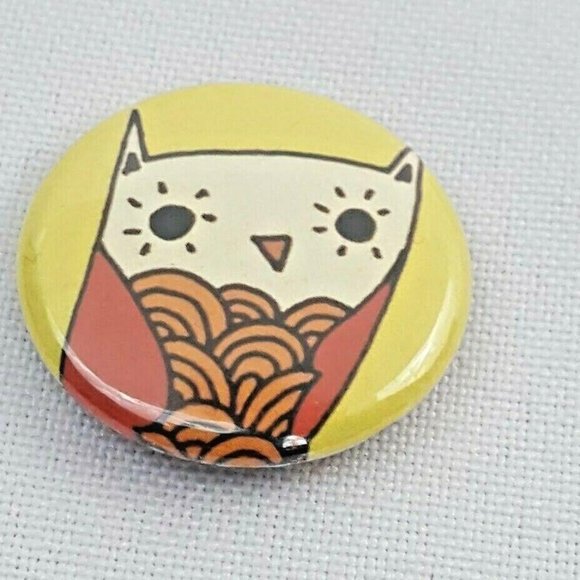 Badgebomb 2010 Button Art Pin Susie Ghahremani Owl 1" - Picture 2 of 7